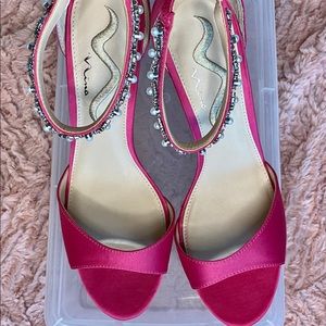 Nina satin dress heels. Fuchsia with embellishes